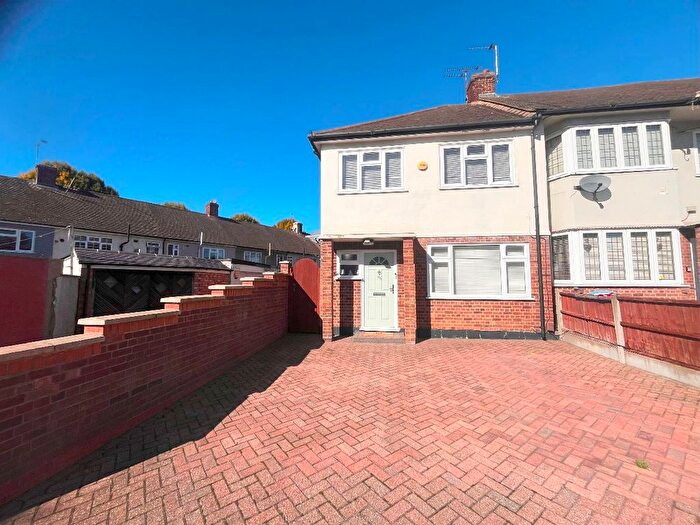 3 Bedroom End Of Terrace House For Sale In Church Road, Harold Wood, RM3