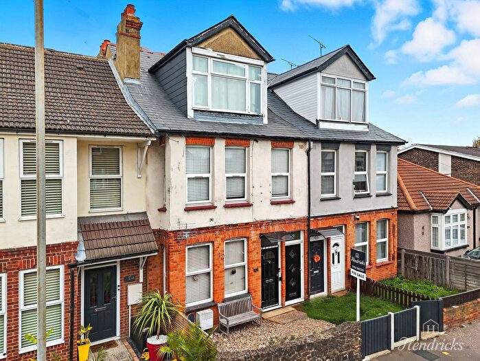 1 Bedroom Flat For Sale In Westborough Road, Westcliff-On-Sea, SS0