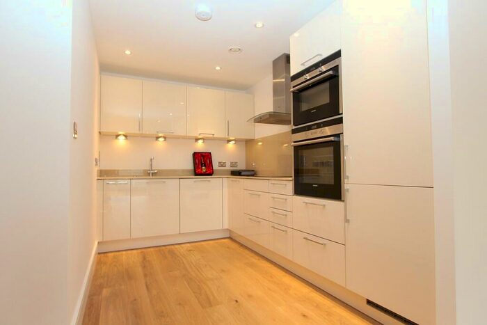 1 Bedroom Apartment To Rent In River Walk, Kingston, KT2