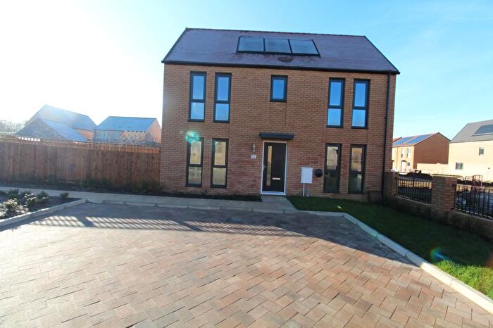 3 Bedroom Semi-Detached House To Rent In Franklin Street, West Cambourne, Cambridge, Cambridgeshire, CB23