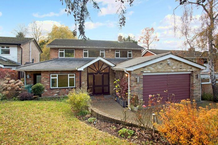 4 Bedroom Detached House To Rent In Mountview, Northwood, HA6