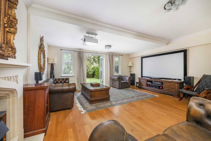 1 Bedroom Flat To Rent In Osier Crescent, London, N10