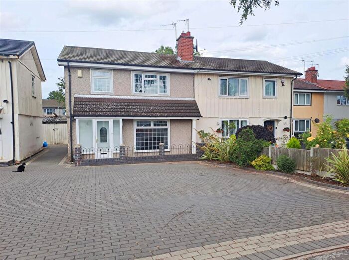 3 Bedroom Semi-Detached House For Sale In Carnford Road, Sheldon, Birmingham, B26
