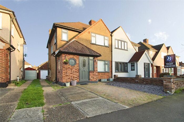 3 Bedroom Semi Detached House To Rent In Humber Drive, Upminster, RM14