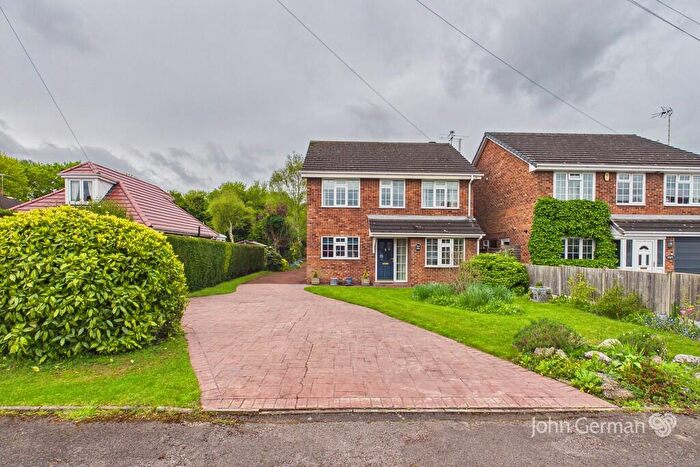 4 Bedroom Detached House For Sale In Hillfield Lane, Stretton, DE13