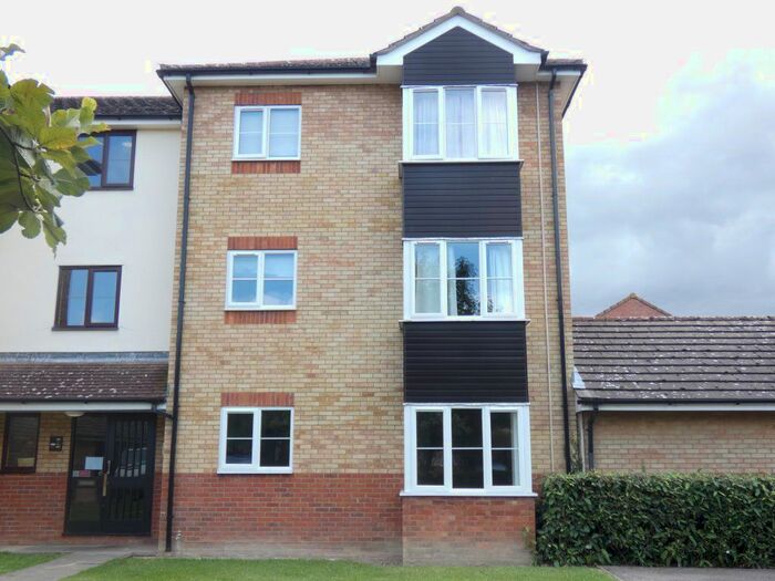 2 Bedroom Flat To Rent In Tamarin Gardens, Cherry Hinton, Cambridge, CB1