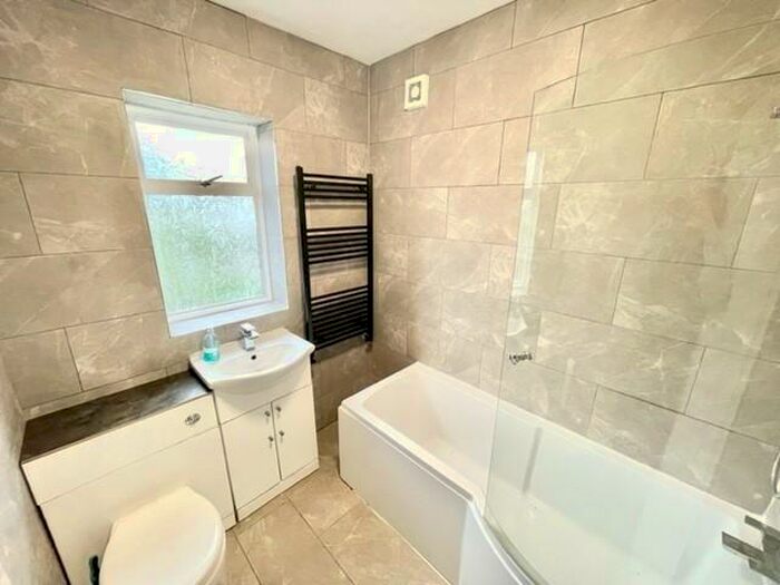 3 Bedroom House To Rent In Hainault Road, RM5