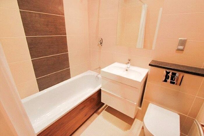 1 Bedroom Flat To Rent In Saxon House, Thrawl Street, London, E1