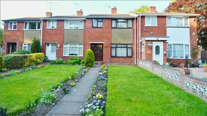 3 Bedroom Detached House To Rent In Minley Road, Farnborough, GU14