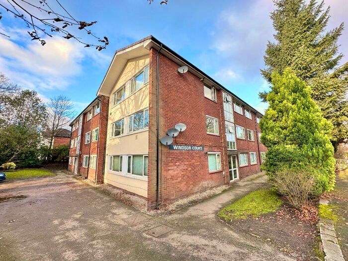 2 Bedroom Flat For Sale In Ashton Lane, Sale, Greater Manchester, M33