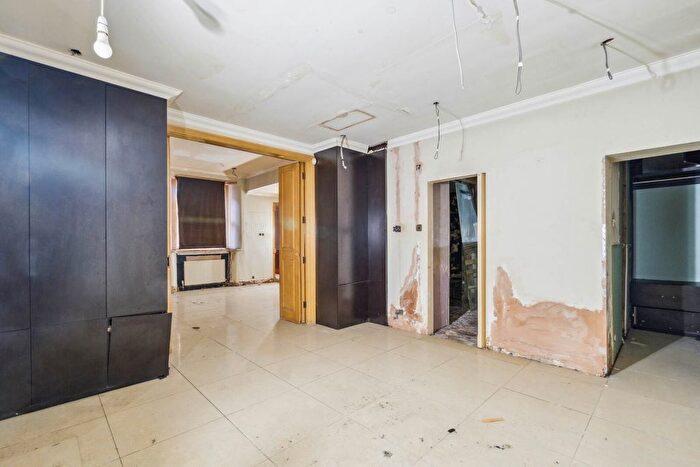 1 Bedroom Flat For Sale In Ennismore Gardens, Knightsbridge, SW7