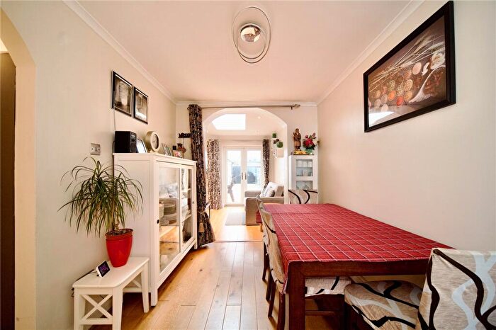 3 Bedroom Terraced House For Sale In Ravensbourne Gardens, Ilford, IG5