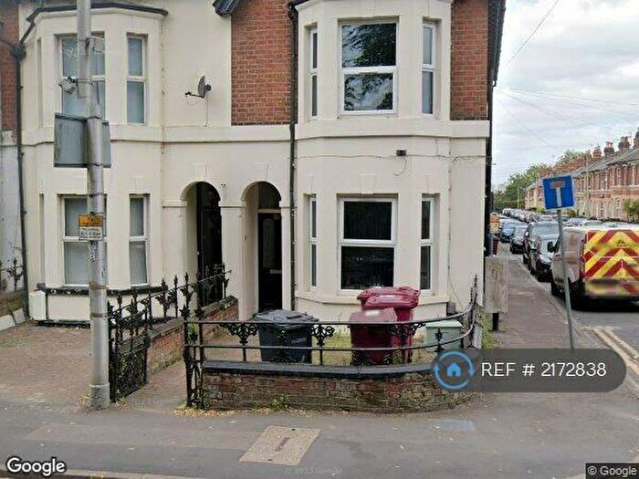 6 Bedroom End Of Terrace House To Rent In Basingstoke Road, Reading, RG2