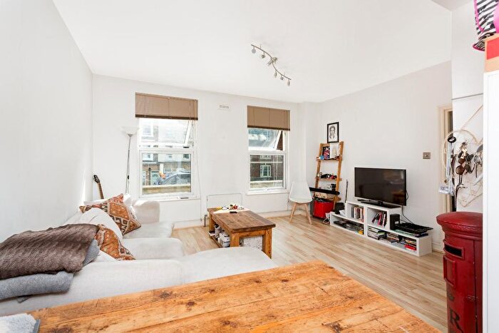 2 Bedroom Flat To Rent In Torriano Avenue, Kentish Town, NW5