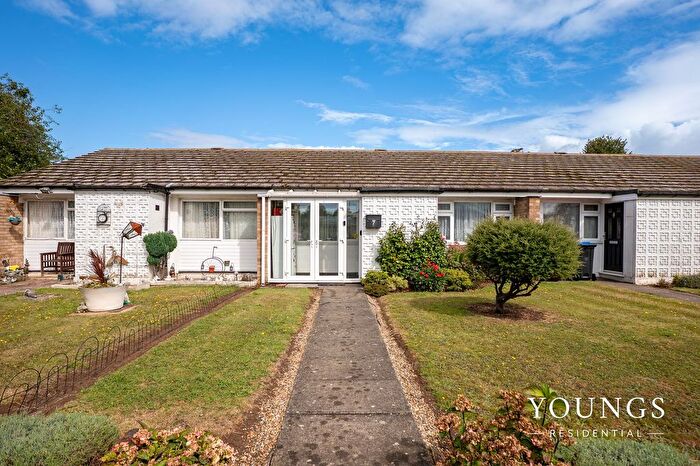 2 Bedroom Terraced Bungalow For Sale In The Goslings, Shoeburyness, SS3