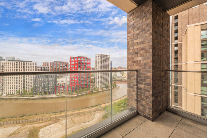 1 Bedroom Flat To Rent In Falconbrook Gardens, Canary Wharf, E16