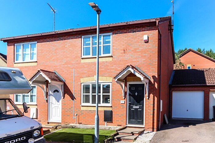 2 Bedroom Semi-Detached House To Rent In Chatsworth Drive, Wellingborough, NN8