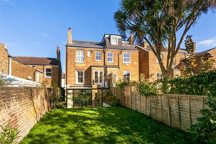 4 Bedroom End Of Terrace House To Rent In Jocelyn Road, Richmond, TW9