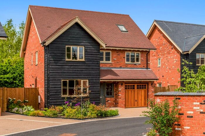 5 Bedroom Detached House For Sale In The Old Brickyard, Whitchurch, Aylesbury, HP22