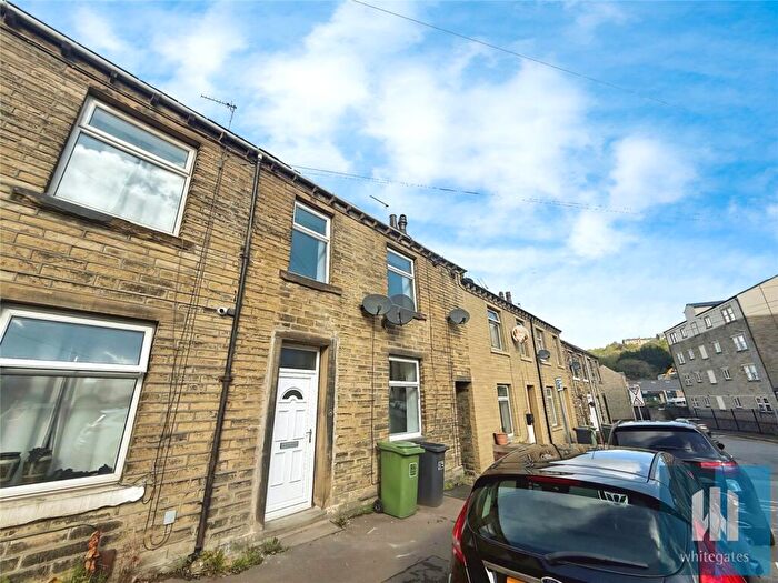 2 Bedroom Terraced House To Rent In Smithy Lane, Moldgreen, Huddersfield, HD5