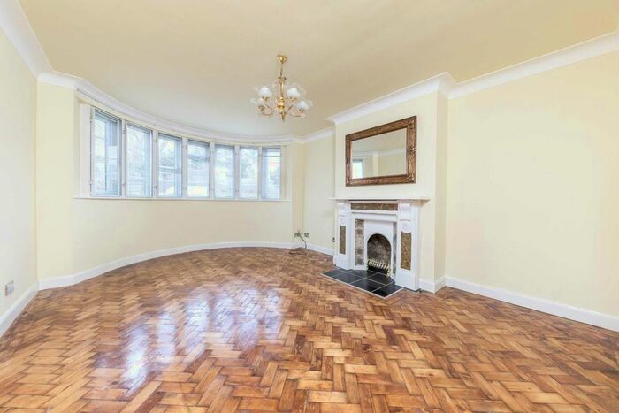 3 Bedroom Flat To Rent In Beaufort Park, London, NW11