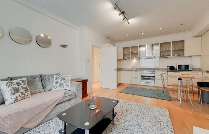 1 Bedroom Flat To Rent In Harley Street, Marylebone, London, W1G