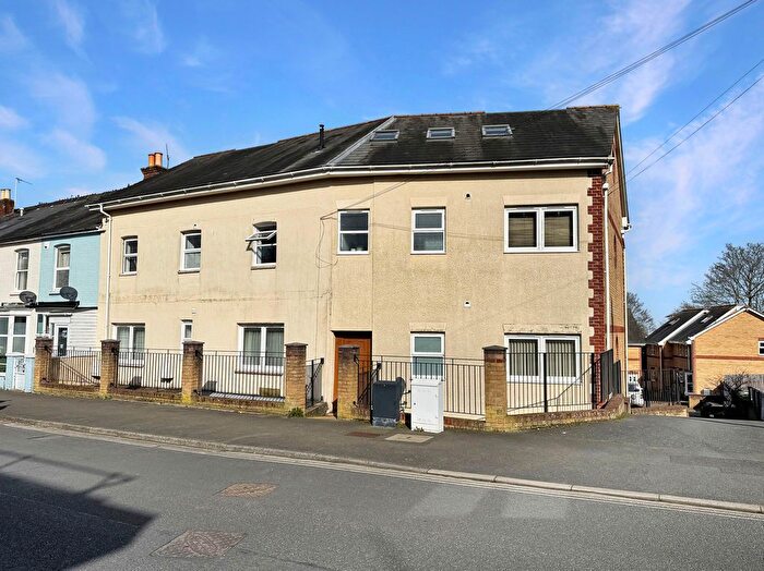 2 Bedroom Flat For Sale In Orchard Place, Cowes, PO31