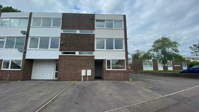 2 Bedroom Apartment To Rent In Barrowfield Lane, Kenilworth, Warwickshire, CV8
