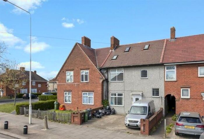 4 Bedroom Terraced House To Rent In Longbridge Road, Dagenham, RM8