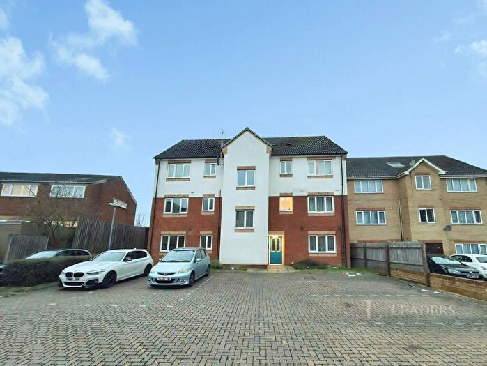 2 Bedroom House To Rent In Sarum Road, Luton, Bedfordshire, LU3
