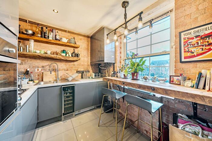 2 Bedroom Flat For Sale In Aberdour Street, London, London, SE1