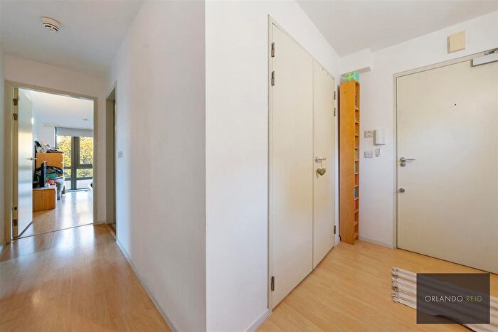1 Bedroom Flat To Rent In Clapham Road, London, SW9
