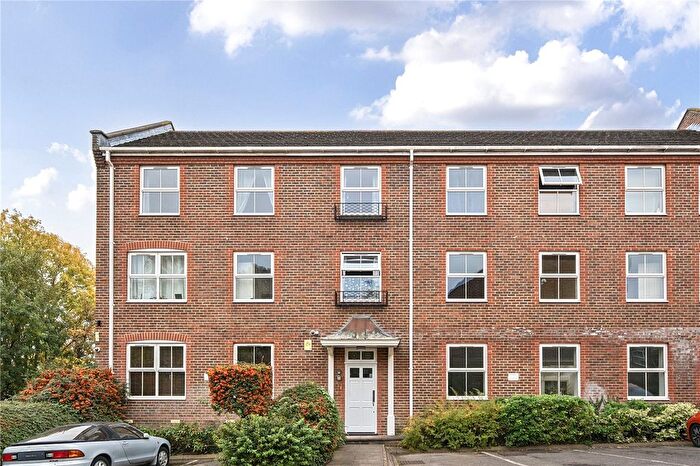 2 Bedroom Flat For Sale In Paxton Road, London, SE23