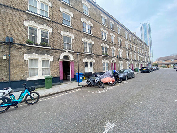1 Bedroom Flat To Rent In Crampton Street, London, SE17