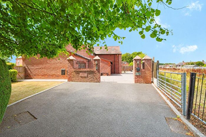 4 Bedroom Semi-Detached House For Sale In Station Road, Sutton Weaver, Runcorn, WA7