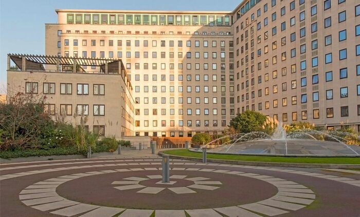 2 Bedroom Flat To Rent In The Whitehouse Apartment, Belverder Road, Waterloo Bridge, London, SE1