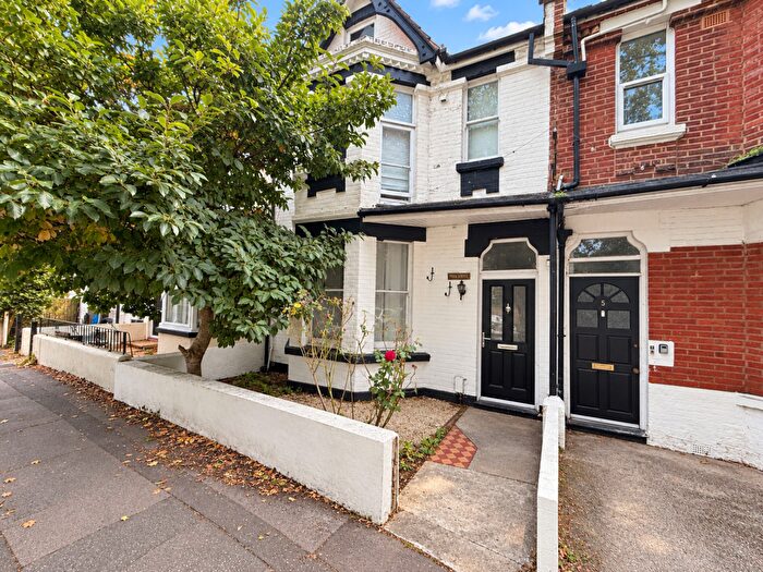 6 Bedroom Terraced House To Rent In Churchill Road, Bournemouth, BH1