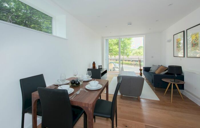 2 Bedroom Flat To Rent In 43 Sewardstone Road, London E2