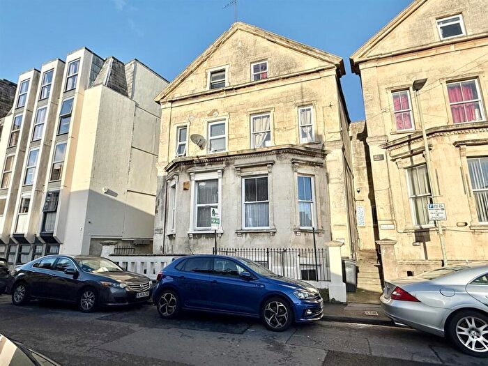 3 Bedroom Apartment For Sale In Hubbards Place, Russell Street, Gloucester, GL1