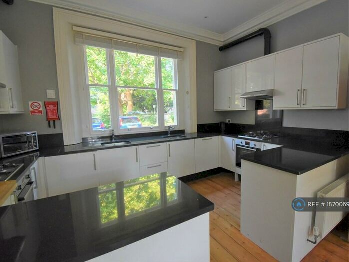 7 Bedroom Semi-Detached House To Rent In Sherwood, Reading, RG1