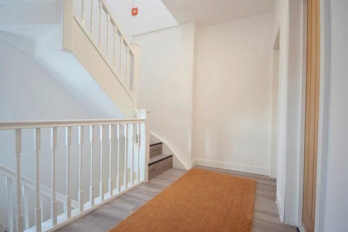 2 Bedroom Flat To Rent In Buckingham Road, Cheadle Hulme, Cheadle SK8