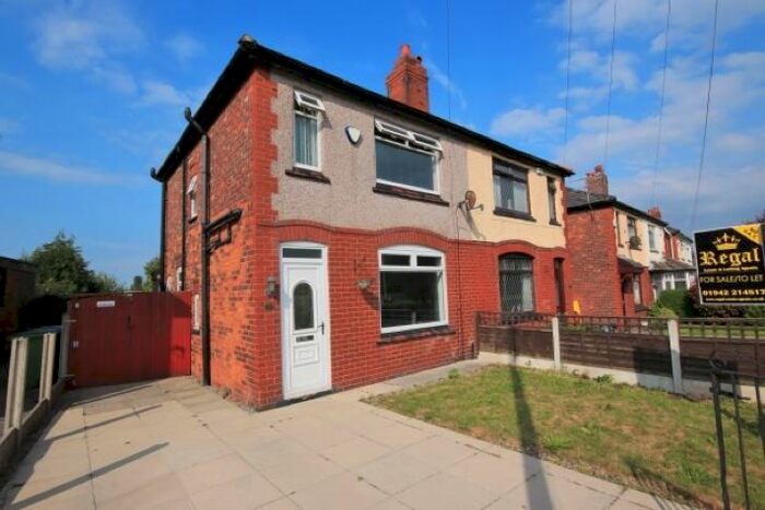 3 Bedroom Semi-Detached House To Rent In Little Lane, Wigan, WN3