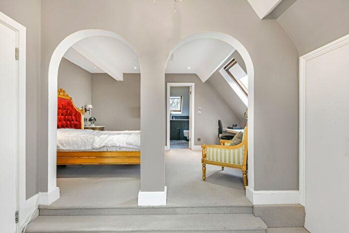 3 Bedroom Flat To Rent In Fitzjohns Avenue, Hampstead, NW3