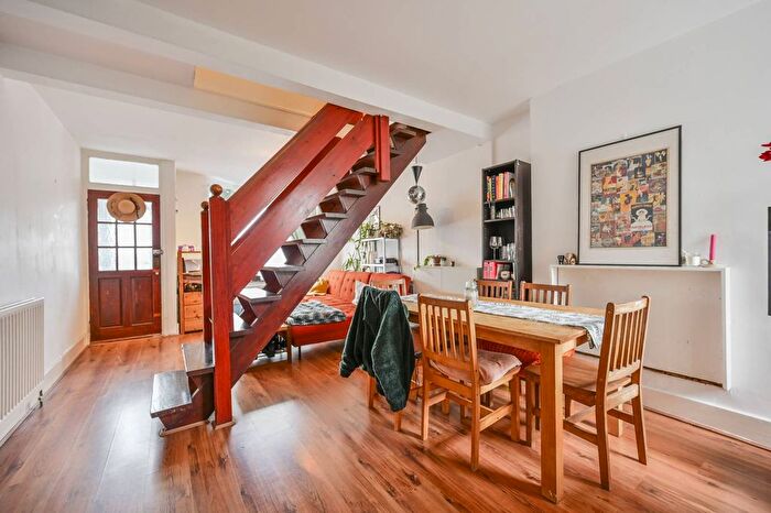 2 Bedroom Terraced House To Rent In Hamilton Road, Walthamstow, London, E17