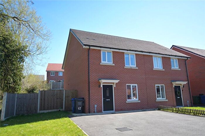 3 Bedroom Semi Detached House For Sale In Sail Court, Chesterfield, Derbyshire, S41