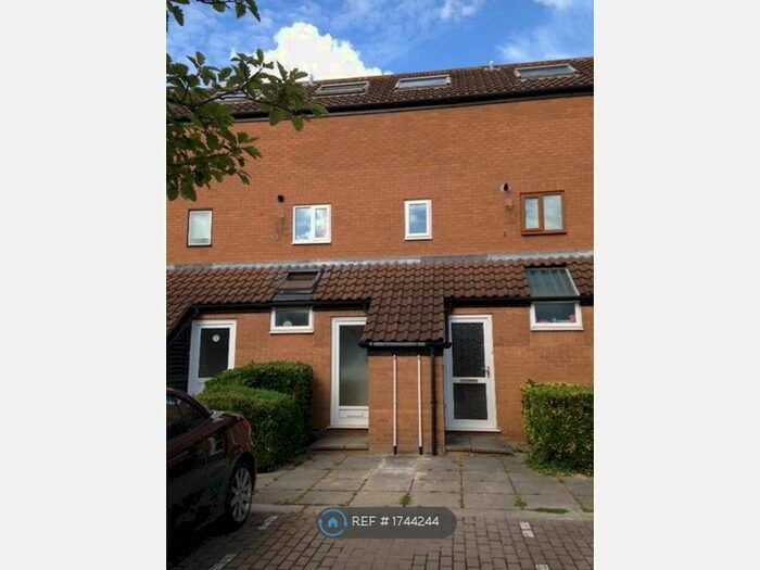 1 Bedroom Maisonette To Rent In North Twelfth Street, Milton Keynes, MK9
