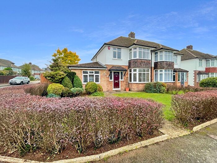 3 Bedroom Semi-Detached House For Sale In Swifts Green Road, Luton, Bedfordshire, LU2