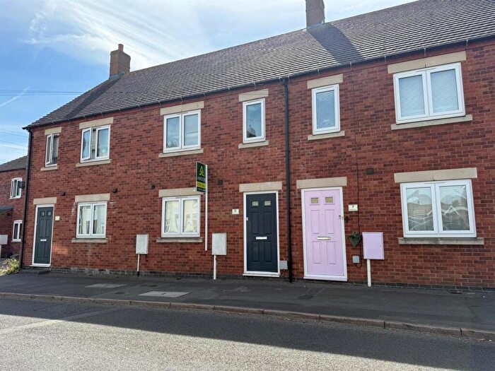 3 Bedroom Town House For Sale In Salvation Mews, Swadlincote, DE11