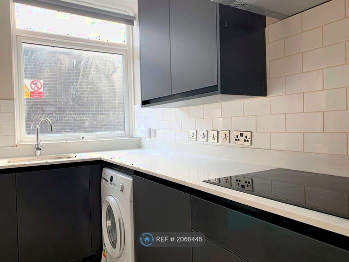 4 Bedroom Flat To Rent In Bethnal Green Road, London, E2