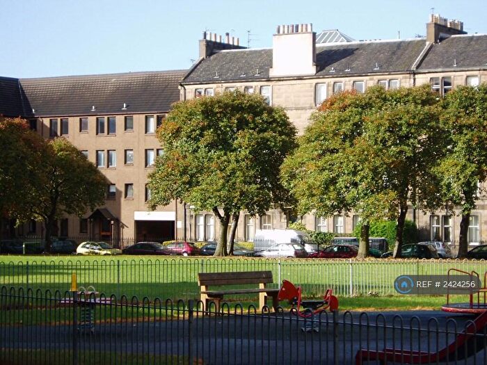 2 Bedroom Flat To Rent In Murieston Place, Edinburgh, EH11